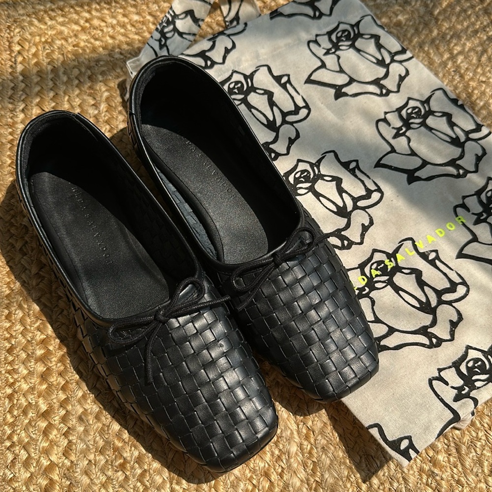 FREDA SALVADOR jada square toe flat in black woven leather size 7.5